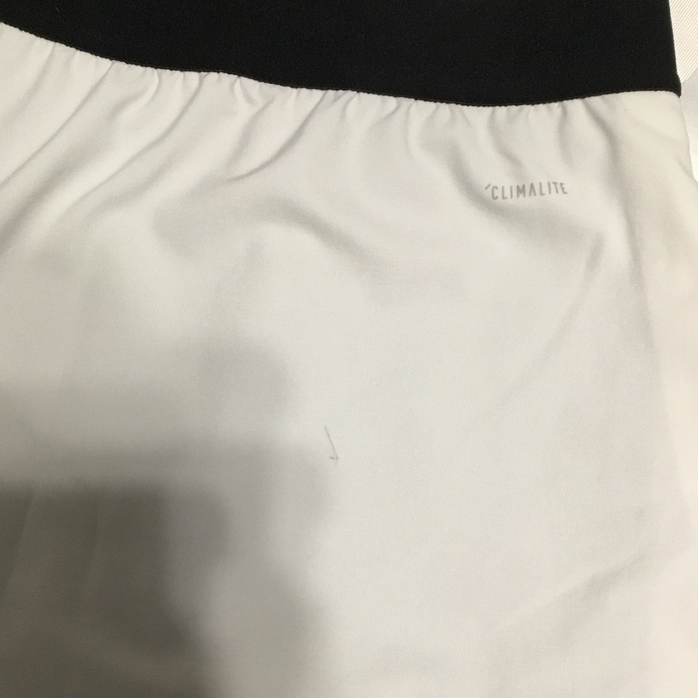 Adidas Girls White Tennis Skirt with shorts underneath (skort) - Picture 3 of 6
